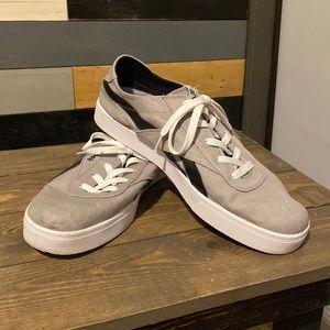 Reebok Casual Sneakers Gray,black. Size 11 1/2